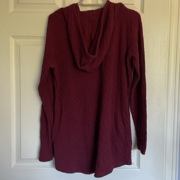 Women’s Small hooded J.Jill top - Picture 3 of 4